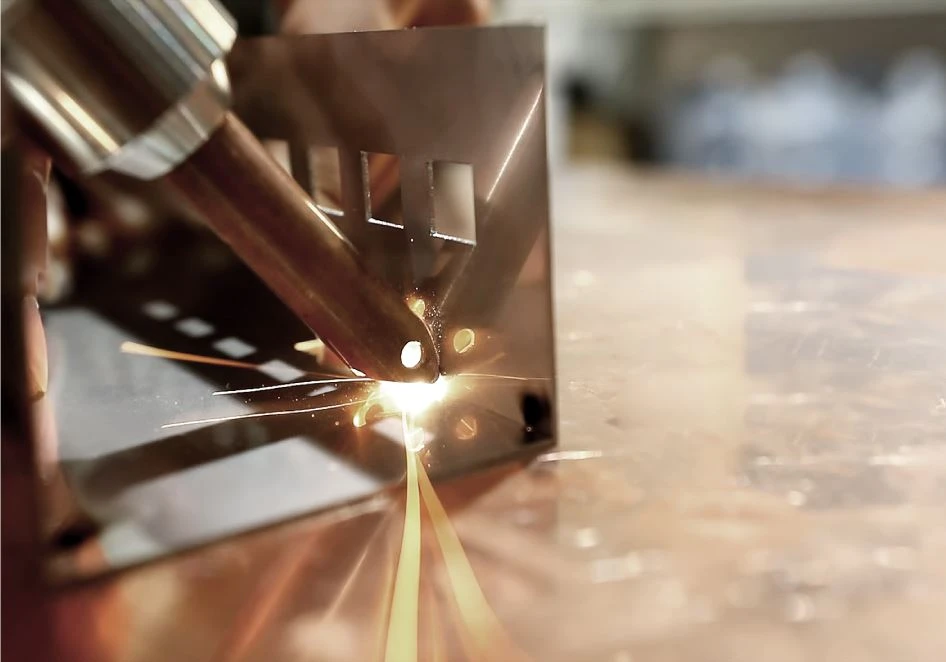Mașinile de sudură cu laser ajută la dezvoltarea ușoară a automobilelor prin ...