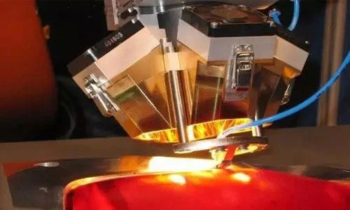 Mașinile de sudat cu laser ajută la dezvoltarea ușoară a automobilelor